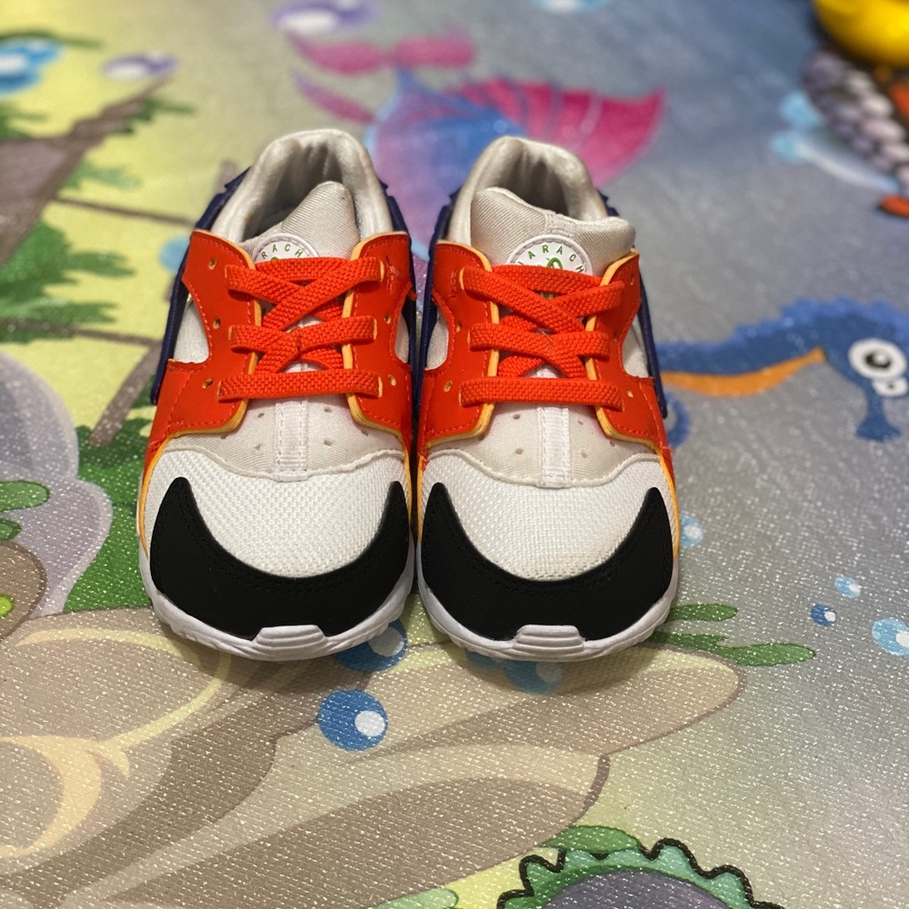 My sons gently worn shoes!